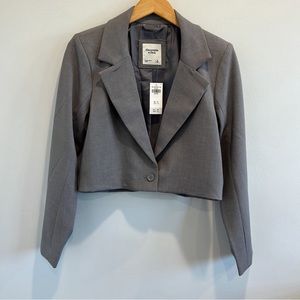 NWT Abercrombie & Fitch Gray One Button Cropped Blazer Size Medium